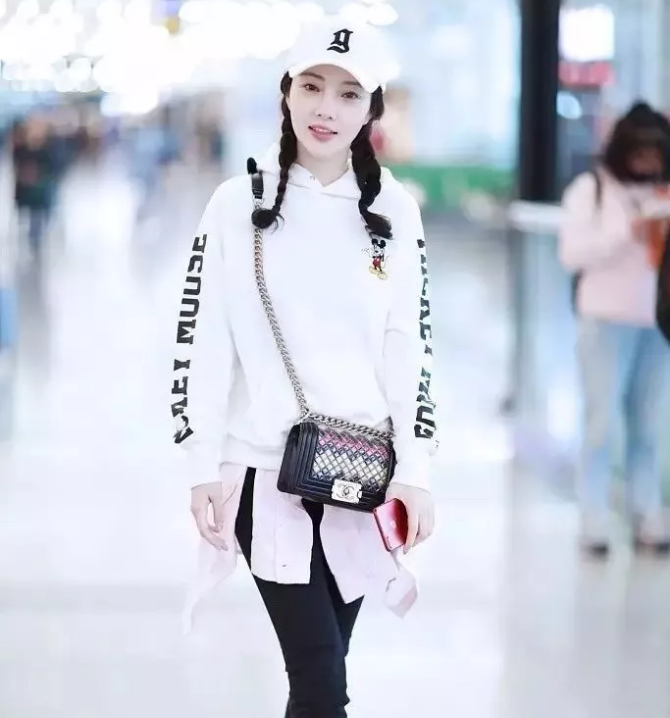 今年秋冬最chic！原来短发和帽子这么配啊！