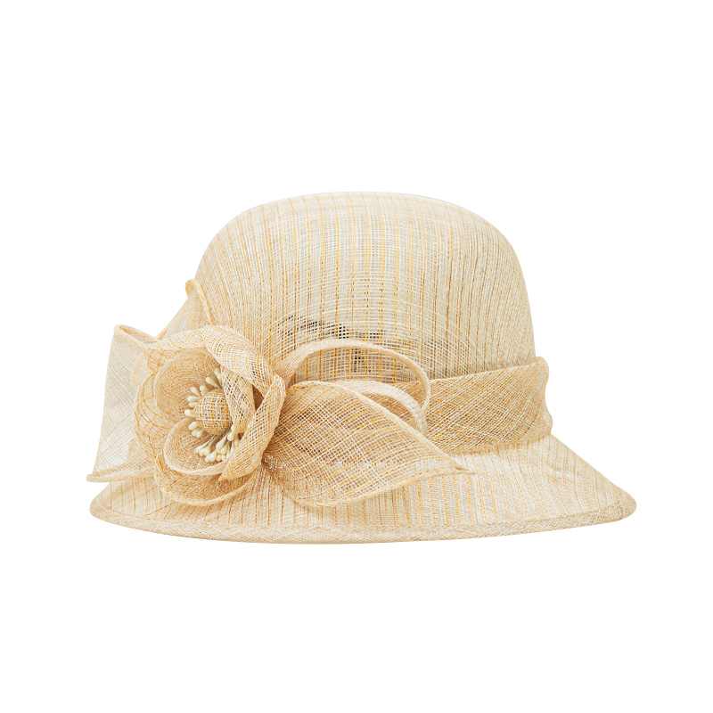 夏季新款遮阳帽草帽女菲律宾麻纱花朵装饰优雅出游防晒